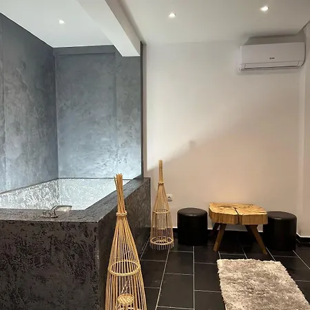 Tropical Флогита